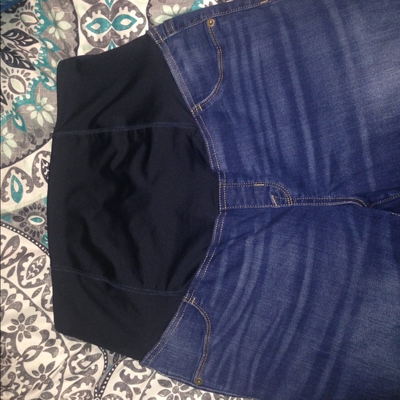 Maternity Jeans - Picture 2 of 3